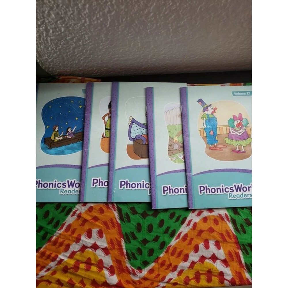 PhonicsWorks Readers Volume 1-5 Set Childrens Educational Phonics Books